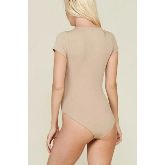 FINAL SALE 🆕🌿LACE UP BODYSUIT 🌿 - Picture 3 of 5